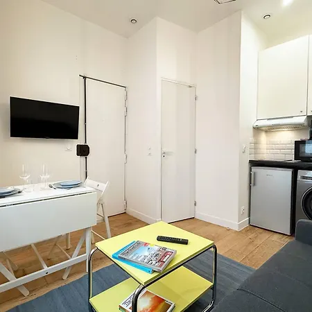 شقة Charming - 2 Guests - 2min Walk From Metro *