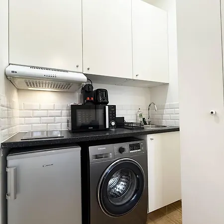شقة Charming - 2 Guests - 2min Walk From Metro *