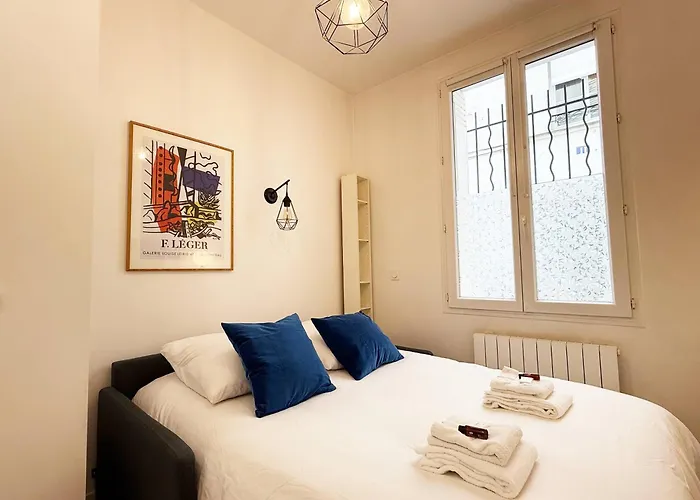 Charming - 2 Guests - 2min Walk From Metro