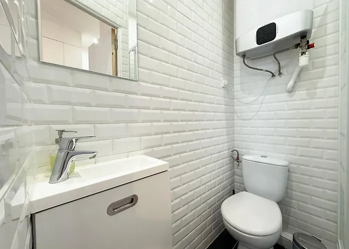 Charming - 2 Guests - 2min Walk From Metro Apartamento